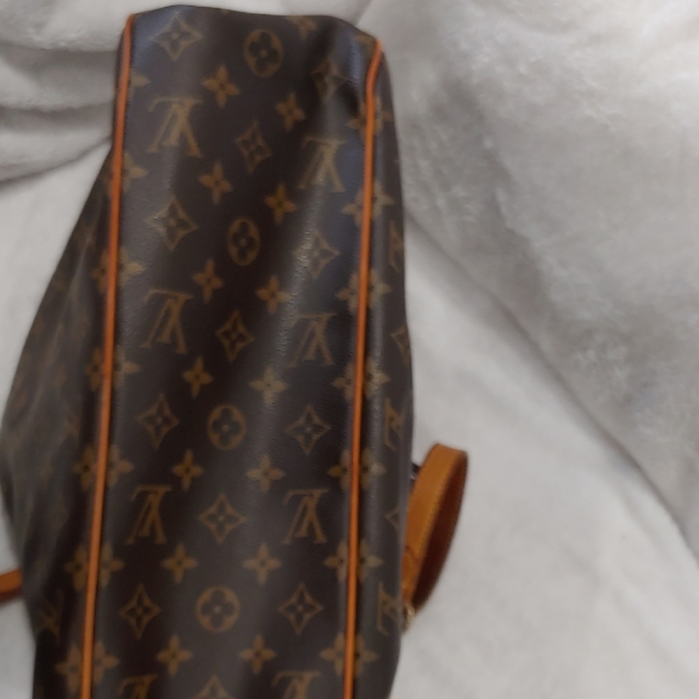 LV Monogram Shoulder Bag - Picture 5 of 14